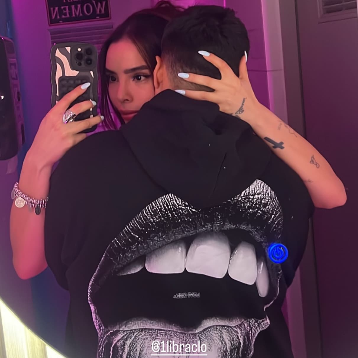"LIPS" // HOODIE OVERSIZED
