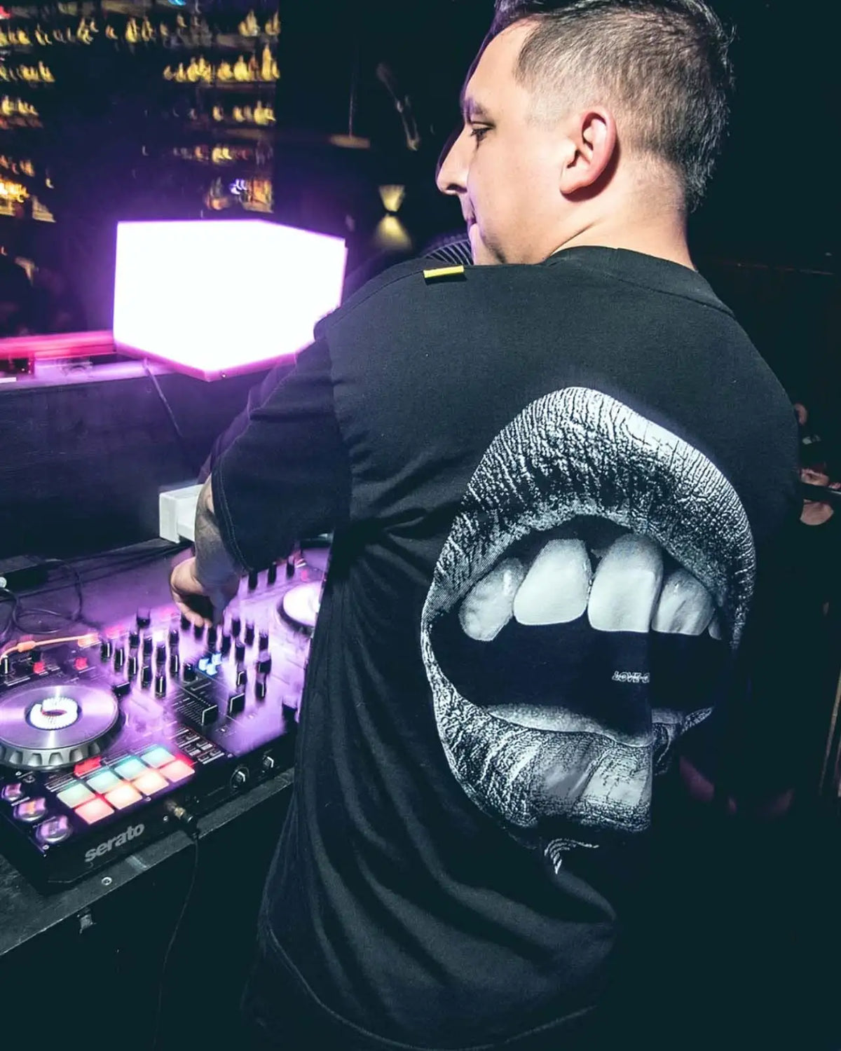 "LIPS" // POLERA OVERSIZED