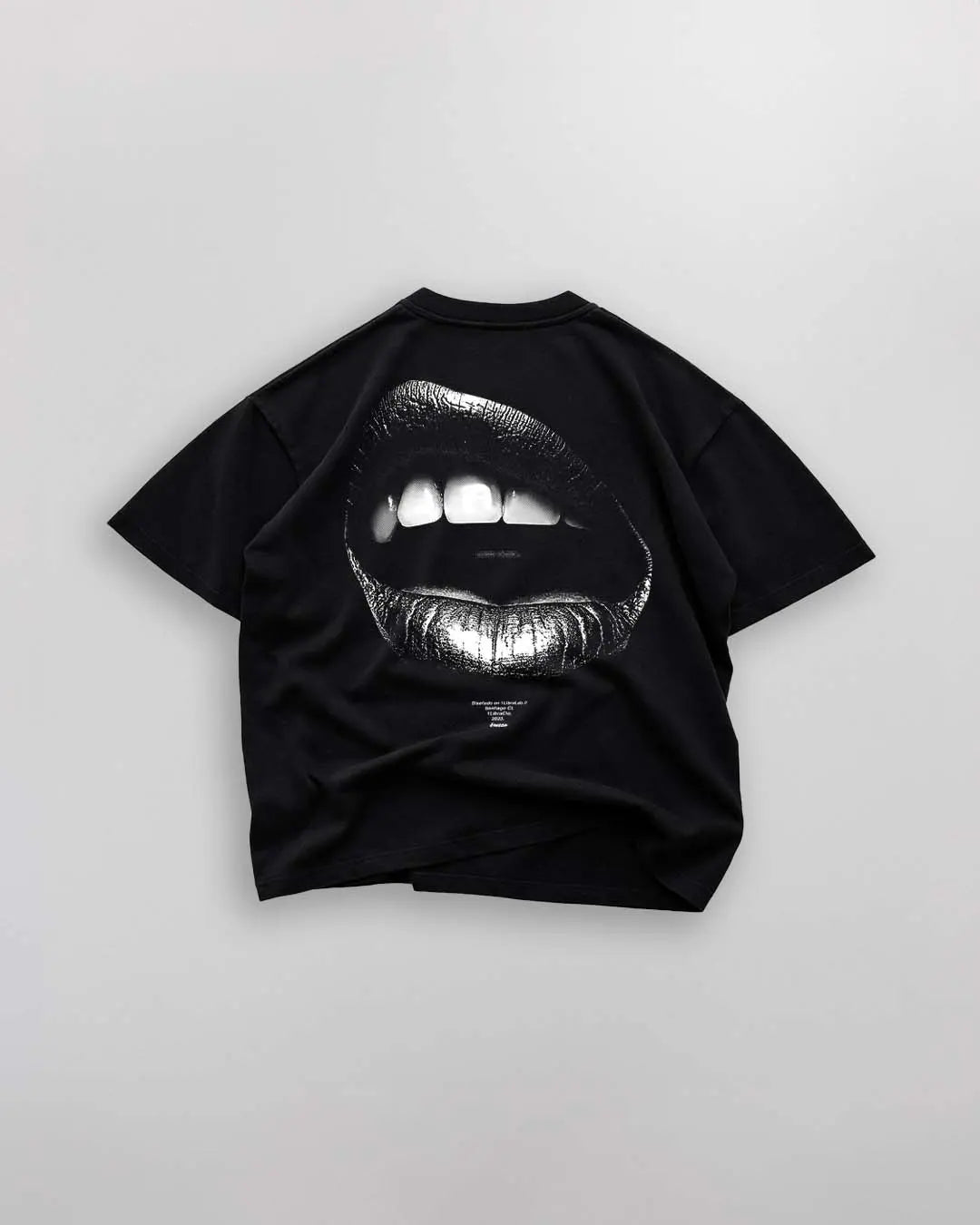 "LIPS" // POLERA OVERSIZED