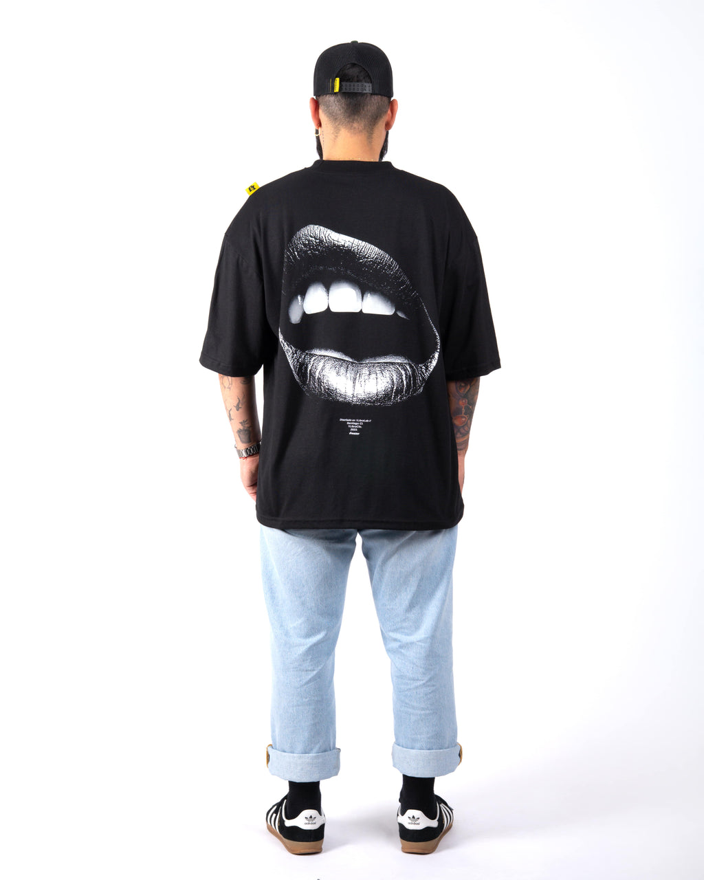 "LIPS" // POLERA OVERSIZED